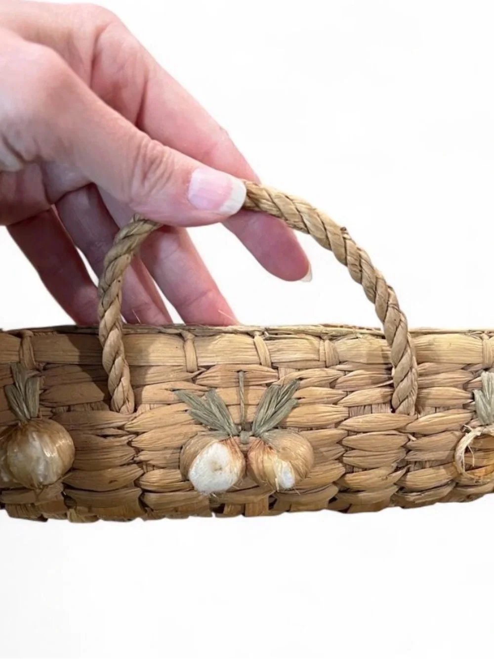 Vintage 70s Woven Straw Raffia Basket